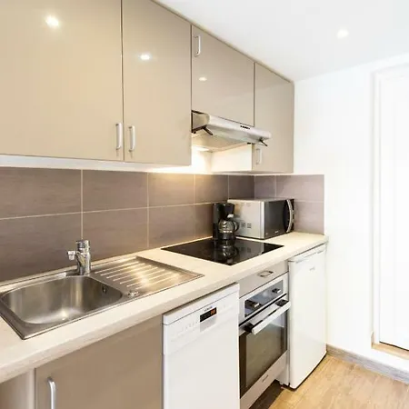 Apartman Spacious Two-bedroom In A Typical Old Alley