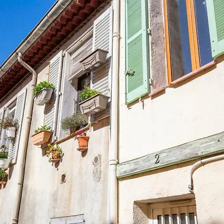 Spacious Two-bedroom In A Typical Old Alley Antibes